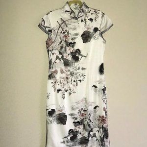 Chinese Cheongsam, Wash painting style, Size M ， Microelasticity